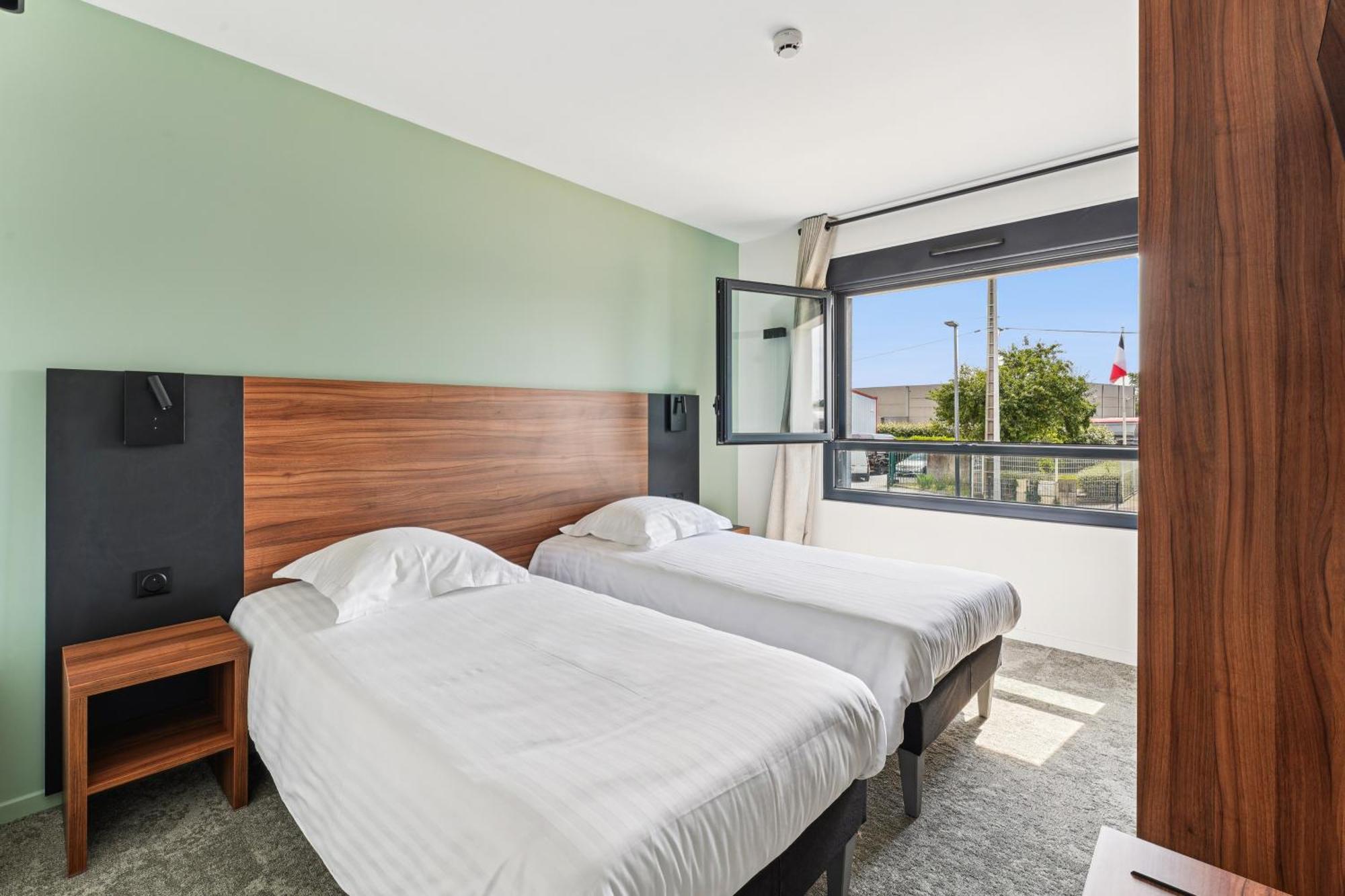 Hotel Akena 2*