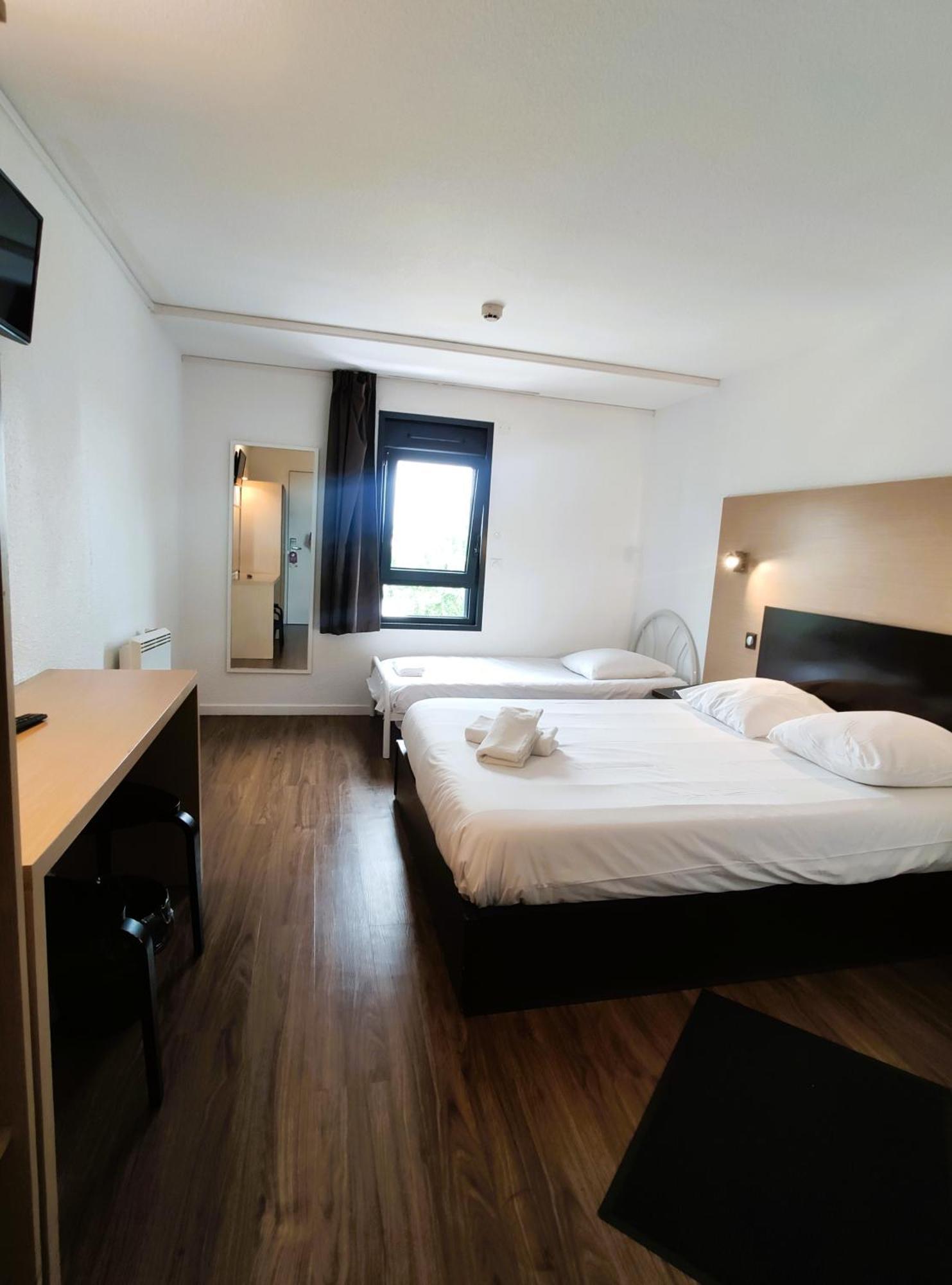 Akena Hotel 2*