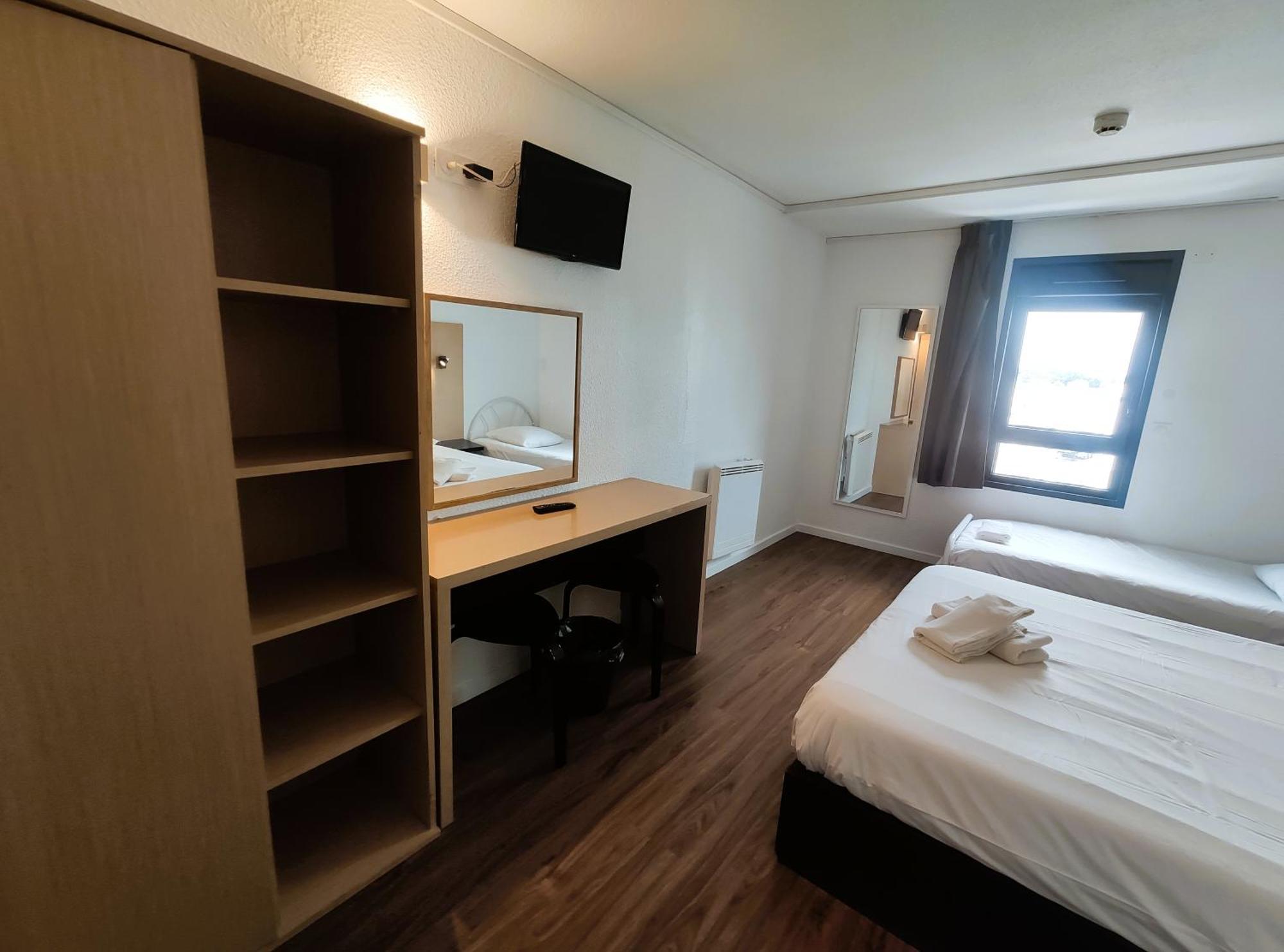 Hotel Akena 2*